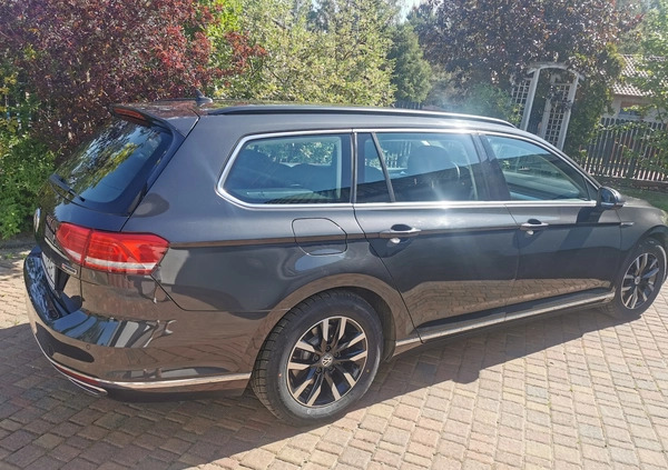 Volkswagen Passat cena 74800 przebieg: 190000, rok produkcji 2018 z Raszków małe 92